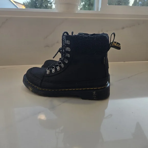 Black Dr. MARTENS kids size 3 - Picture 10 of 12